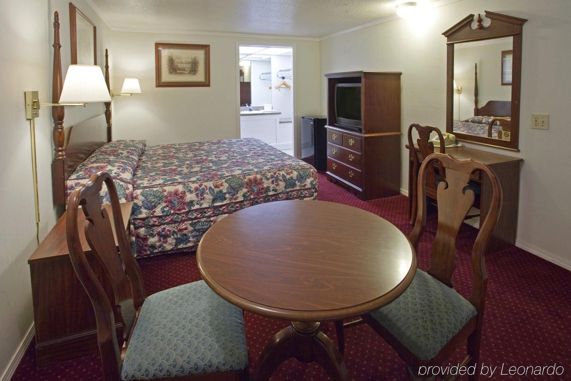 Americas Best Value Inn - Lansing Extérieur photo